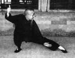 Wu Tu Nan trening pod stołem