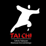 Czarne logo TAI CHI z pełną nazwą Szkoły